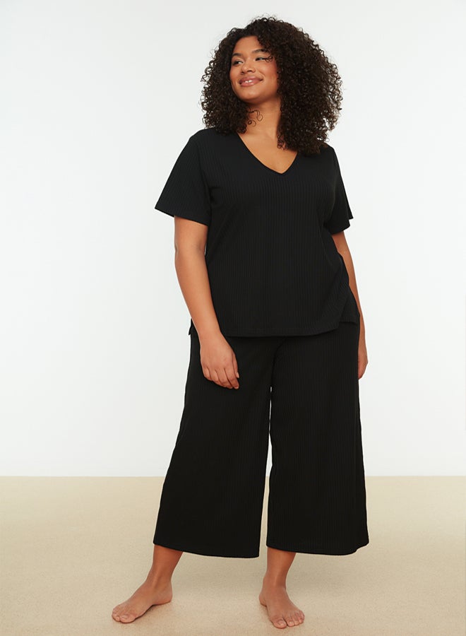 trendyol Black Ribbed V-Neck Capri Length Knitted Pajama Set TBBSS22PT0237 - Image 1