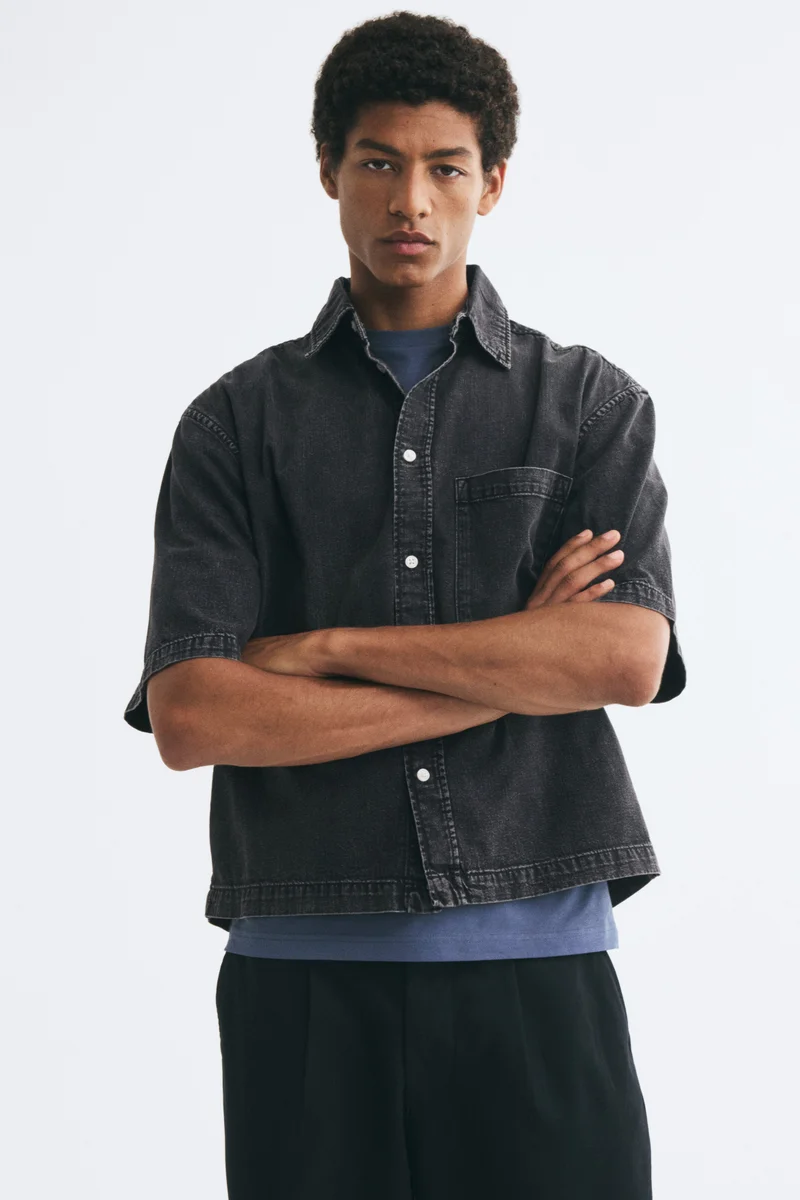 Relaxed Fit Short-sleeved denim shirt