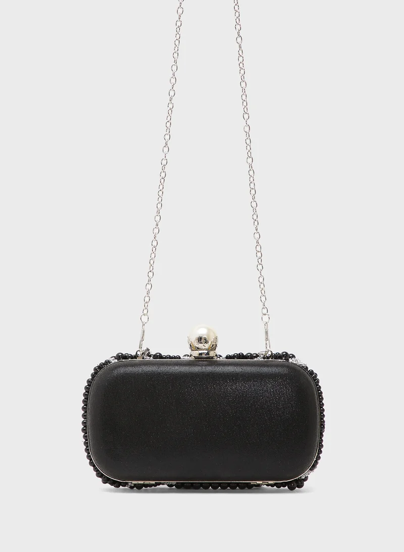 خزانة Clutch