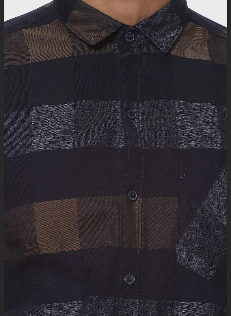 Campus Sutra Checked Regular Fit Shirt