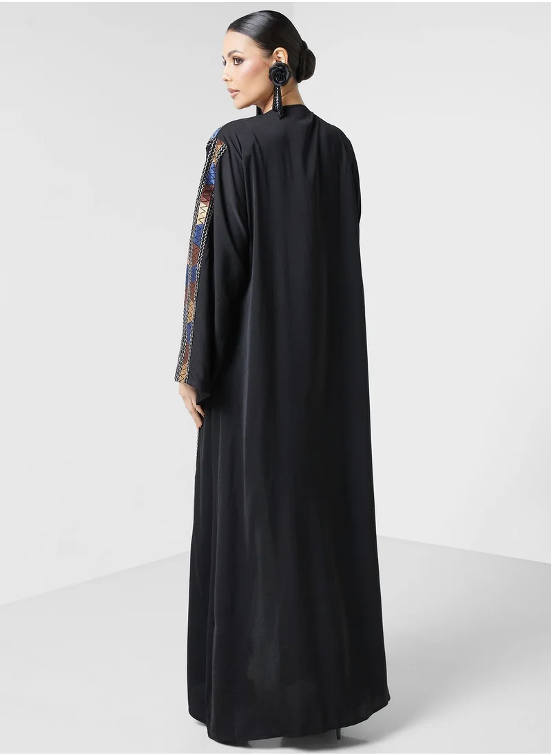 hayas closet Embroidered Accent Abaya