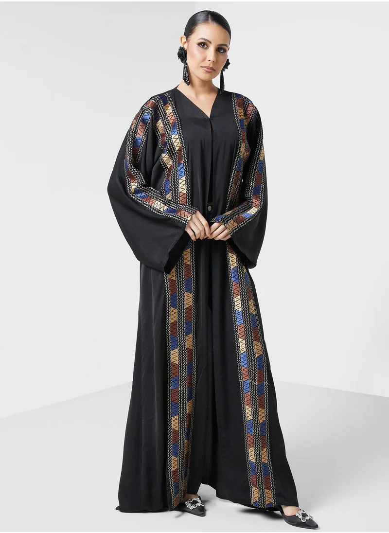 hayas closet Embroidered Accent Abaya