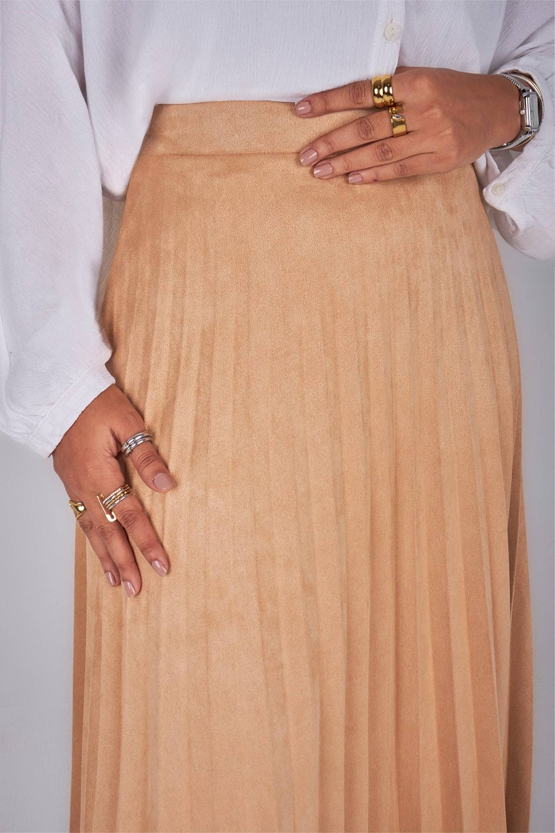 Cloud Fashion Beige Suede Pleated Skirt - Image 1