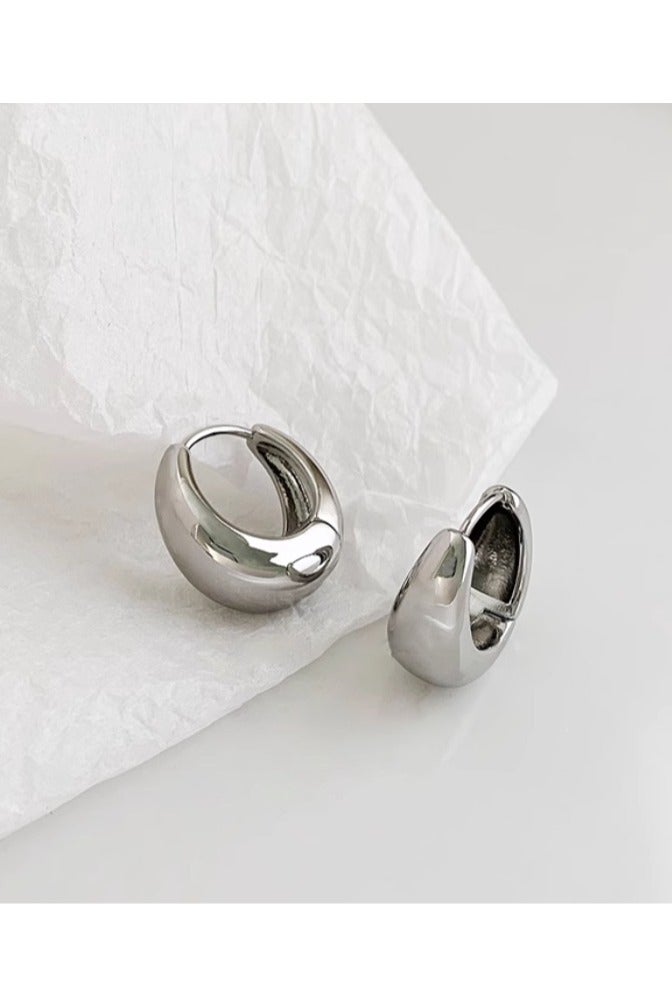 Chunky Silver Hoop Earrings for Women – Bold Teardrop Huggie Style, 0.8in x 0.7in (2.0 x 1.8cm), Lightweight Alloy, Everyday Statement Ear Hoops, Elegant Minimalist Jewelry Gift - Image 3