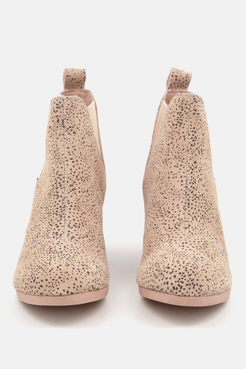 TOMS Women Kelsey Slip On Ankle Boot, Beige - Image 3