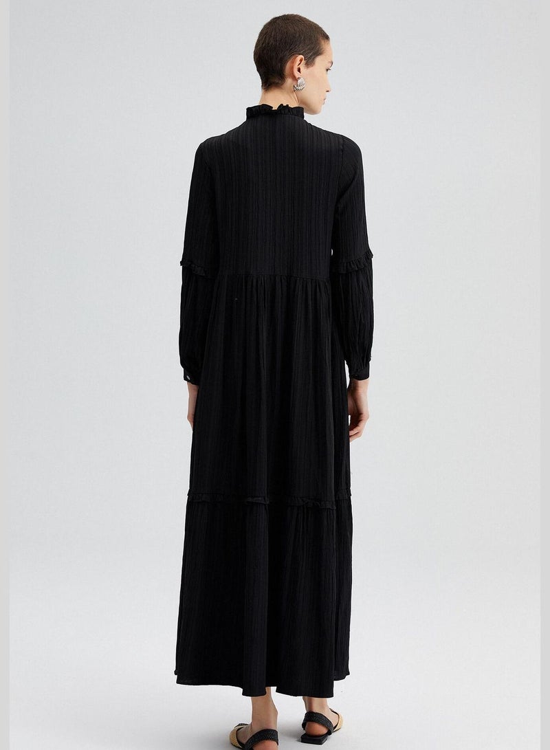 Touche فستان ميدي أسود مزخرف - Image 4