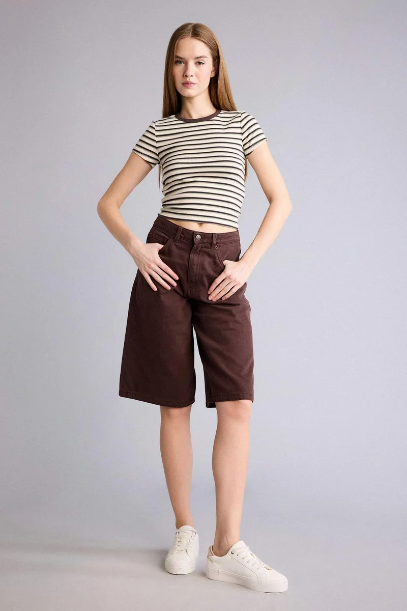 ديفاكتو Slim Fit Crew Neck Ribana Short Sleeve T-Shirt