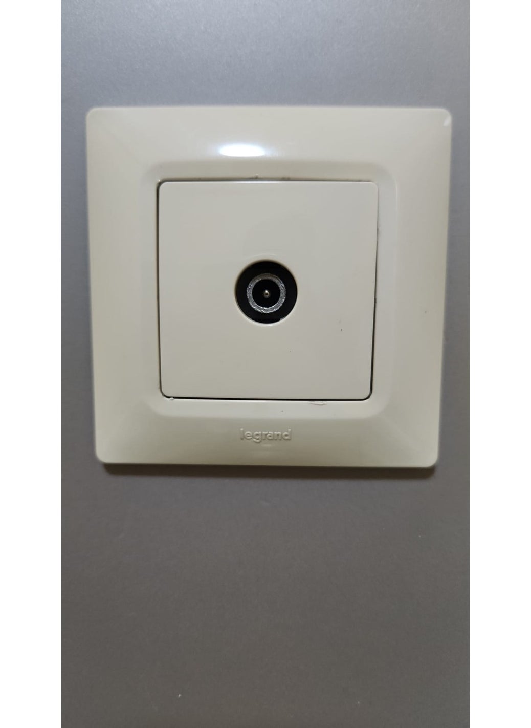 Legrand Salbei Beige (Cream) TV Socket F Type 767425 (Frame Included) 
