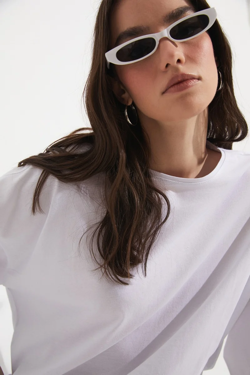 جون Off Shoulder Loose Cut 100% Cotton T-shirt