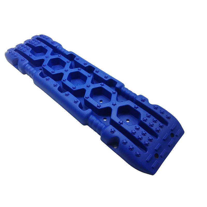 / 4x4 Off-Road Recovery Board – Red Classic Traction Ramp for Mud, Sand & Snow - Image 3