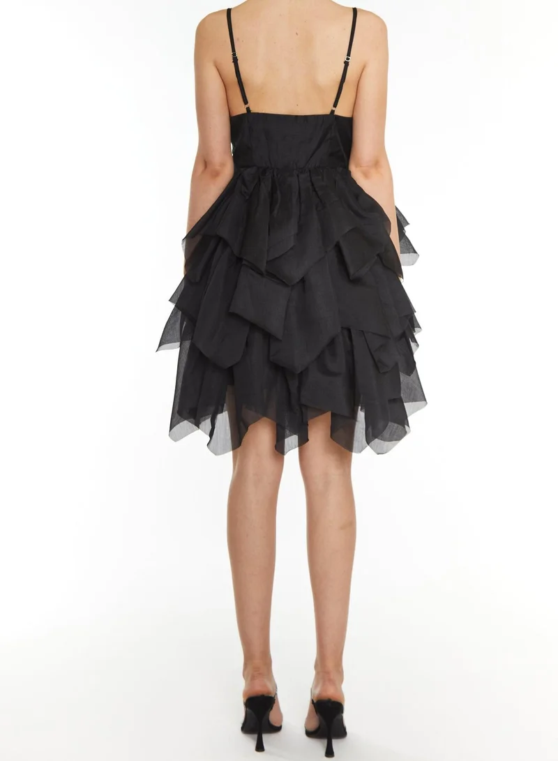 ترو ديكادينس Sophie Black Layered Hanky Hem Mini Dress