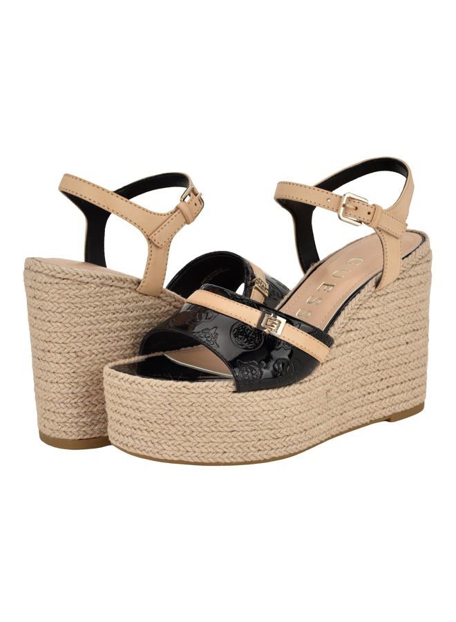 GUESS Women's Taani Wedge Sandal, Black Patent Logo 001, 36 EU - Image 2