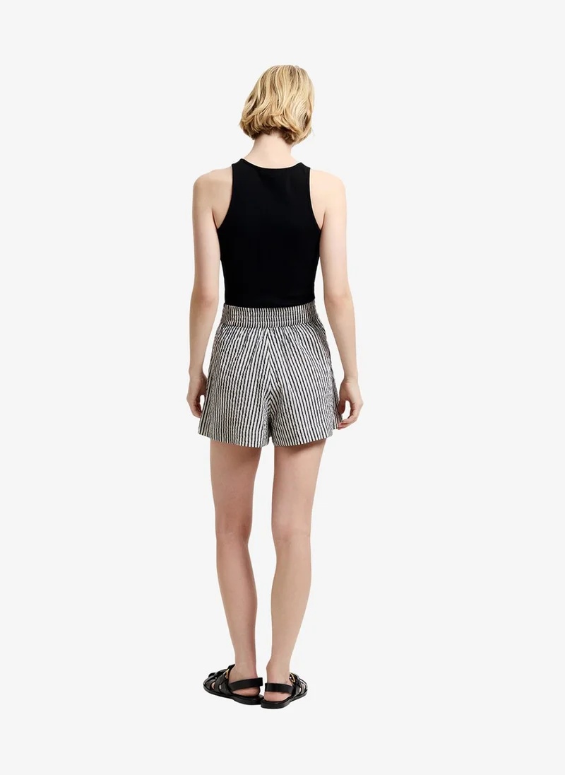 فرنش كونكشن Women's Monochrome Stripes Lia Stripes Shorts