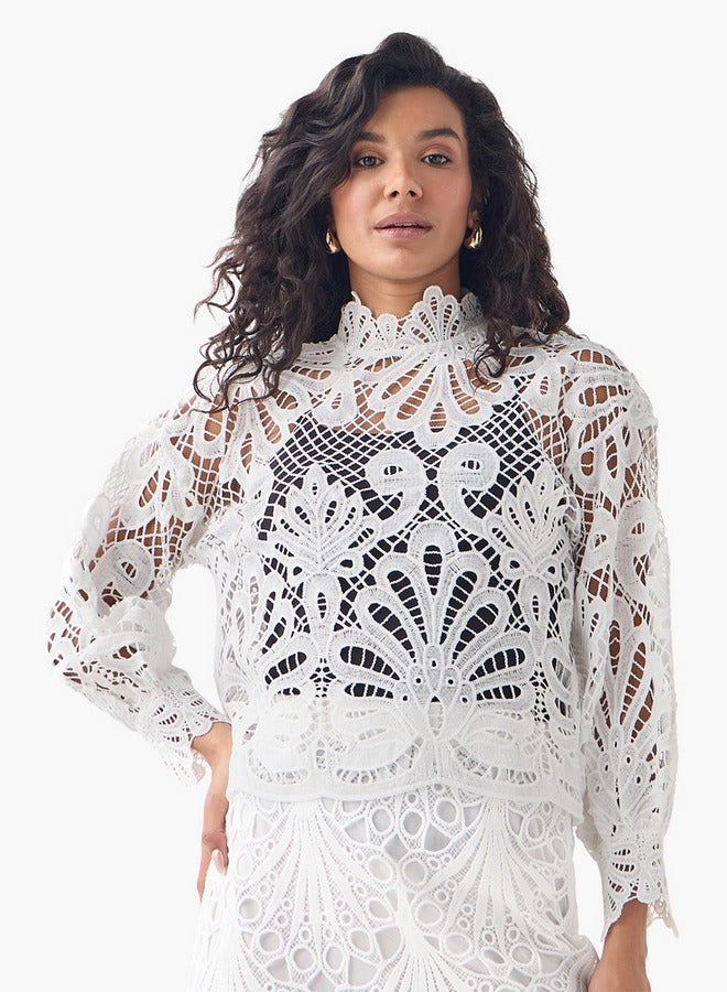تواكستريمز بلوزة بتفاصيل دانتيل وياقة عالية وأكمام طويلة من تو إكستريمز - Image 1