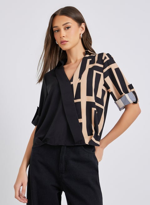 قميص بأكمام قصيرة وطبعة جرافيك بقصة عادية