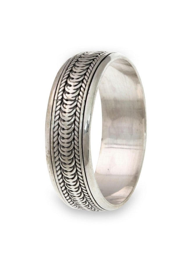 NOVICA خاتم التأمل الدوار المصنوع يدويًا من الفضة الإسترلينية .925 بدون حجر إندونيسيا [عرض الخاتم 7 مم] 'مسار اللانهاية' - Image 1