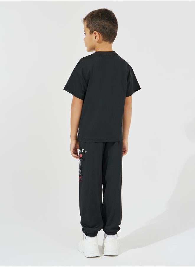 Varsity Print Oversized T-Shirt & Joggers Set - pzsku/Z5D50A0E1A88184274EEEZ/45/_/1724411081/d1be512b-494d-47a0-b625-f107b3ed8cf5