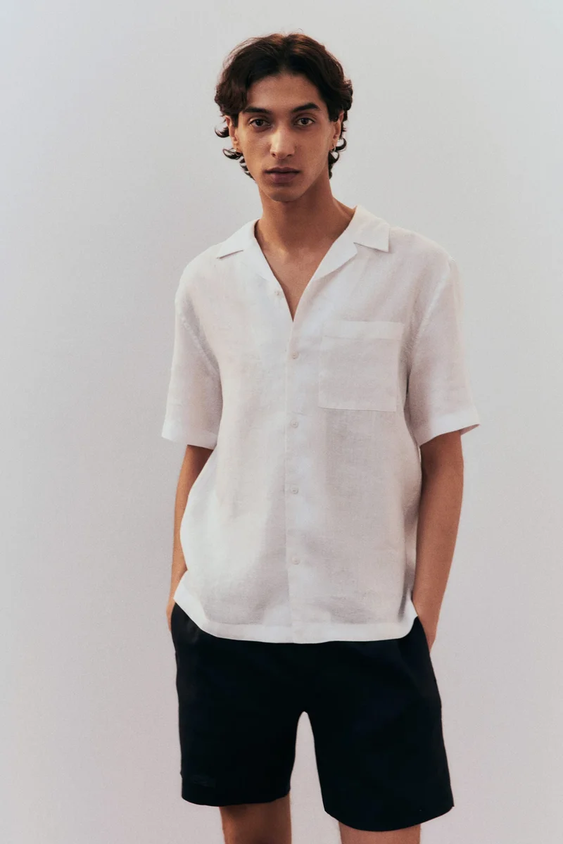 اتش اند ام قميص ريزورت من الكتان بقصّة عادية