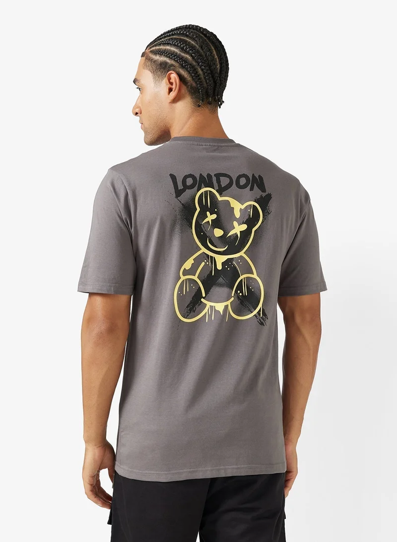 سفنتي فايف تيشيرت بطبعة جرافيك بقصة عادية