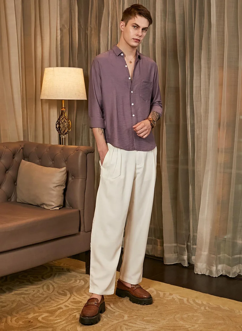 Campus Sutra Campus Sutra Men's Grape Purple Breezy Wrinked Relaxed Shirt For Casual Wear | Spread Collar | Long Cuffed Sleeves | Button Closure | Shirt Crafted With Comfort Fit For Everyday Wear
