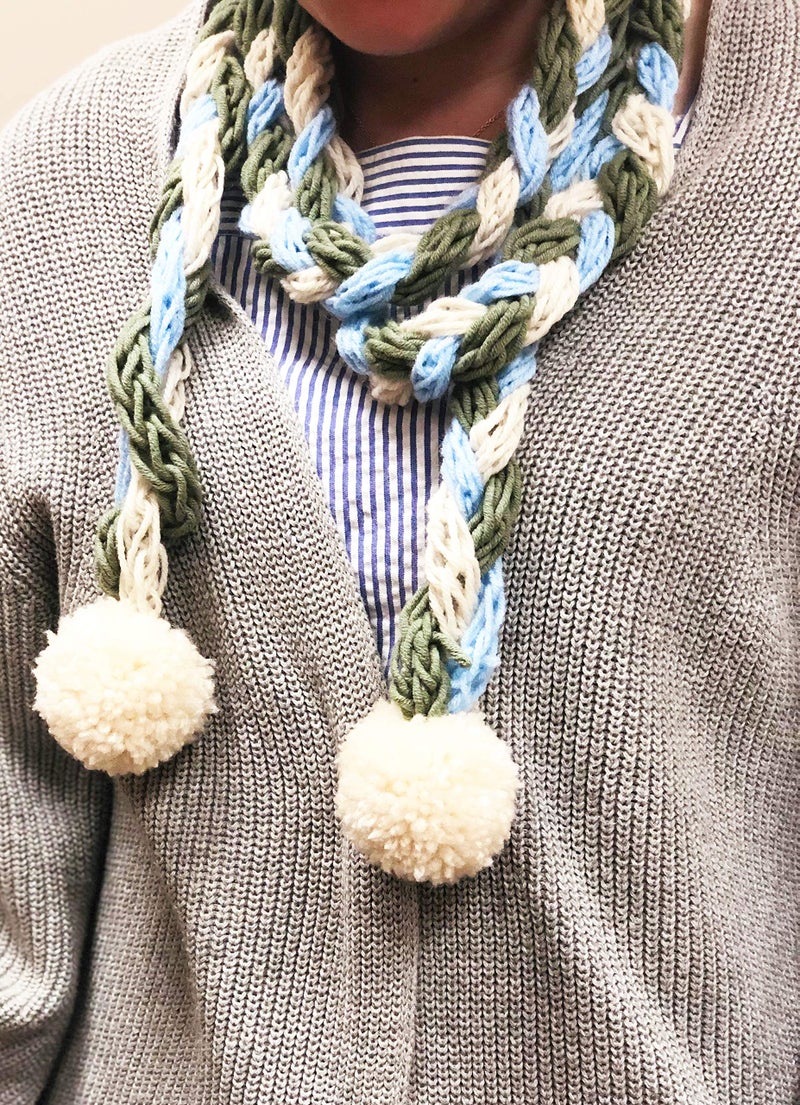 Tuttle Publishing Finger Knitting for Kids: Super Cute & Easy Things to Make - Image 2