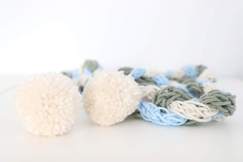 Tuttle Publishing Finger Knitting for Kids: Super Cute & Easy Things to Make - Image 5