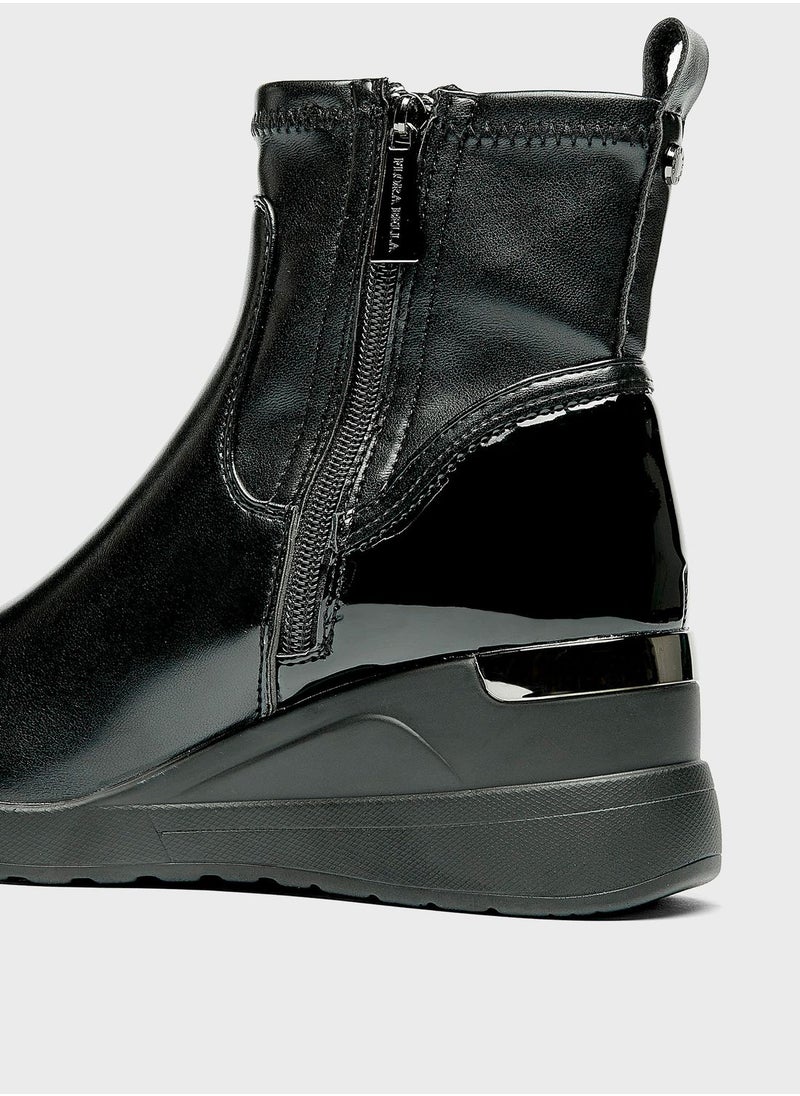 shoexpress - Essential Ankle Boots - Image 1
