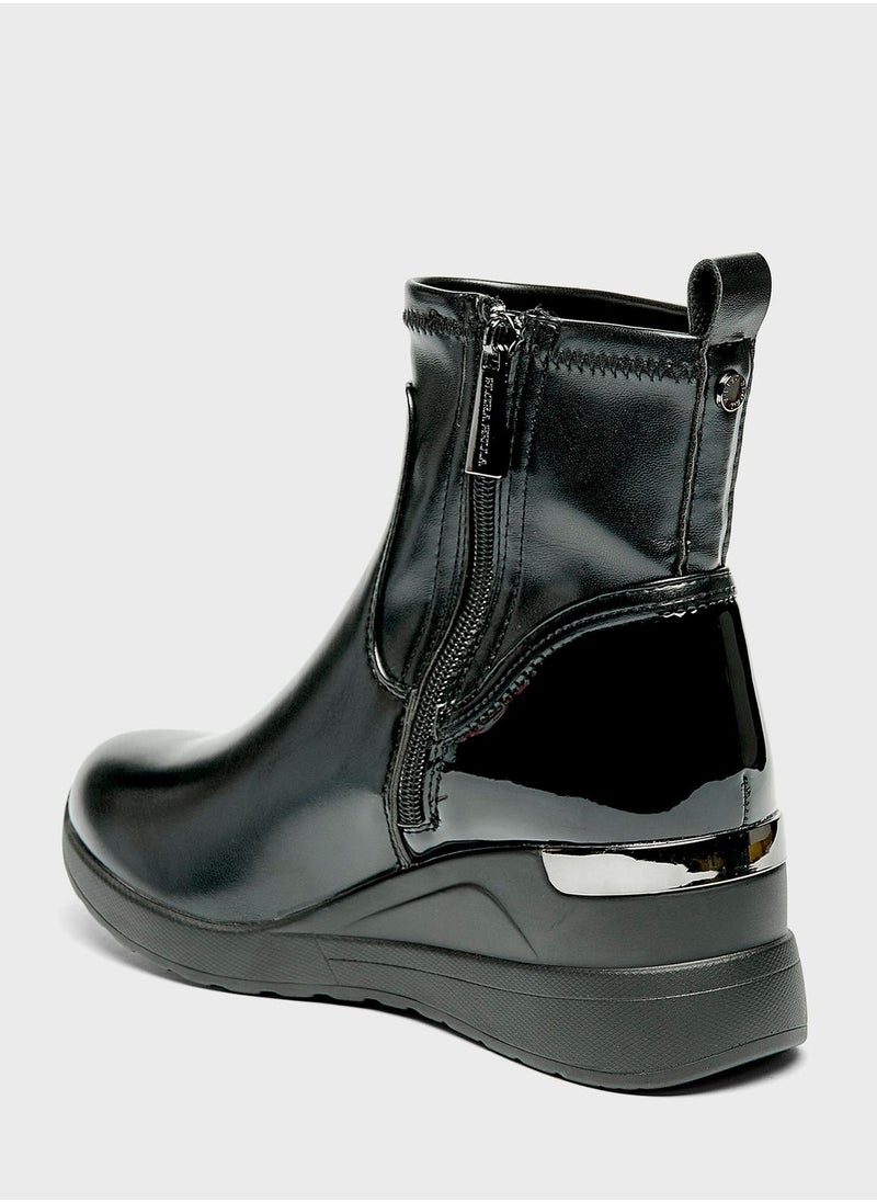 shoexpress - Essential Ankle Boots - Image 1