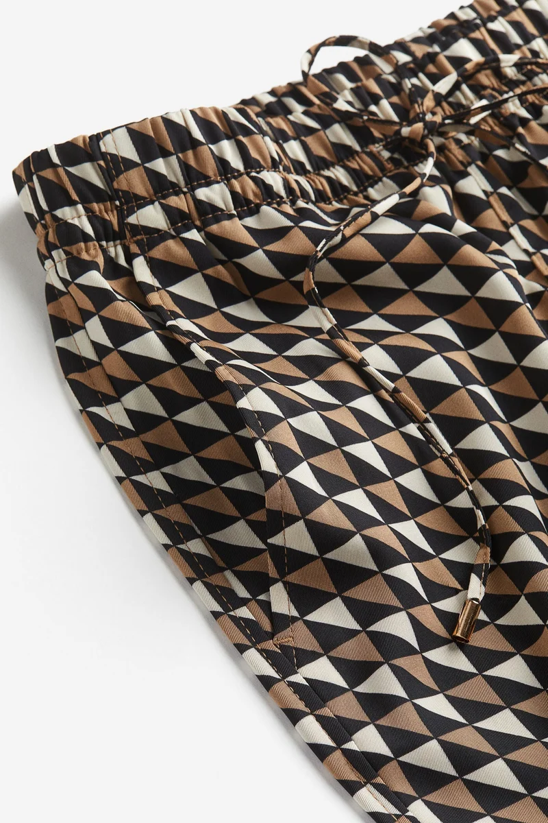 اتش اند ام بنطلون من التويل مع رباط