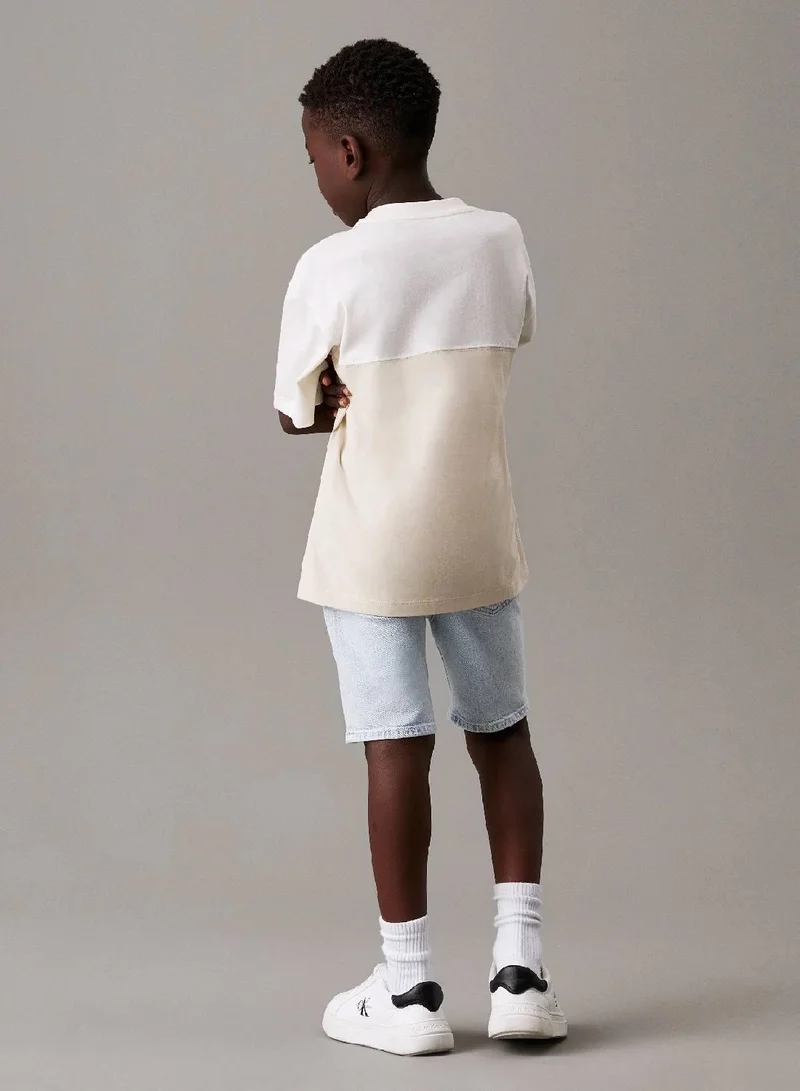 كالفن كلاين جينز تيشيرت من القطن المرن ببادج