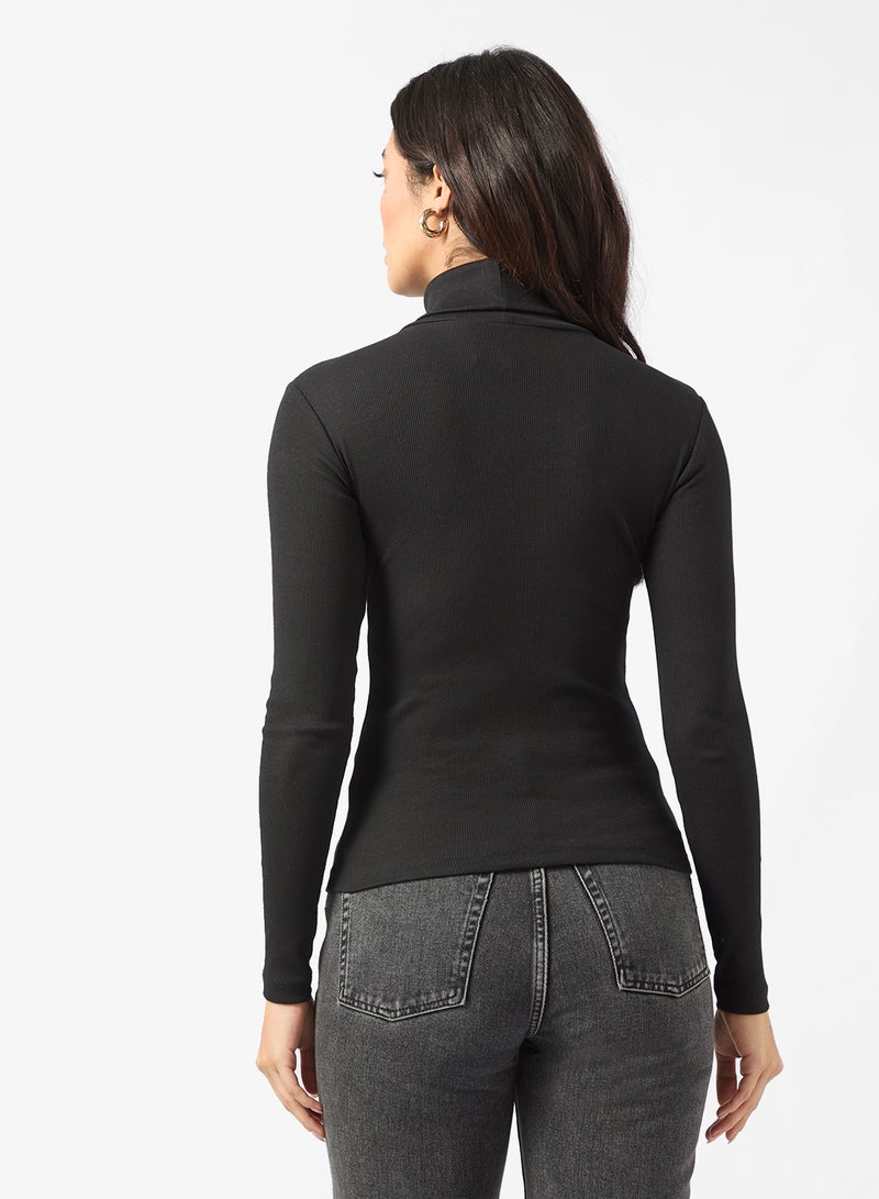 فيرو مودا تيشيرت بياقة ملفوفة كاجوال - Image 2