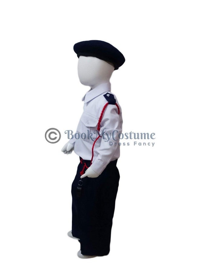 بوك ماي كوستيوم - زي تنكري لشرطي المرور مع قبعة وصفارة من BookMyCostume - أزرق/أبيض، مناسب للأطفال من عمر 5 إلى 6 سنوات - Image 1