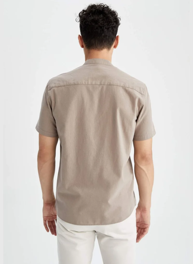 ديفاكتو Man Woven Short Sleeve Shirt