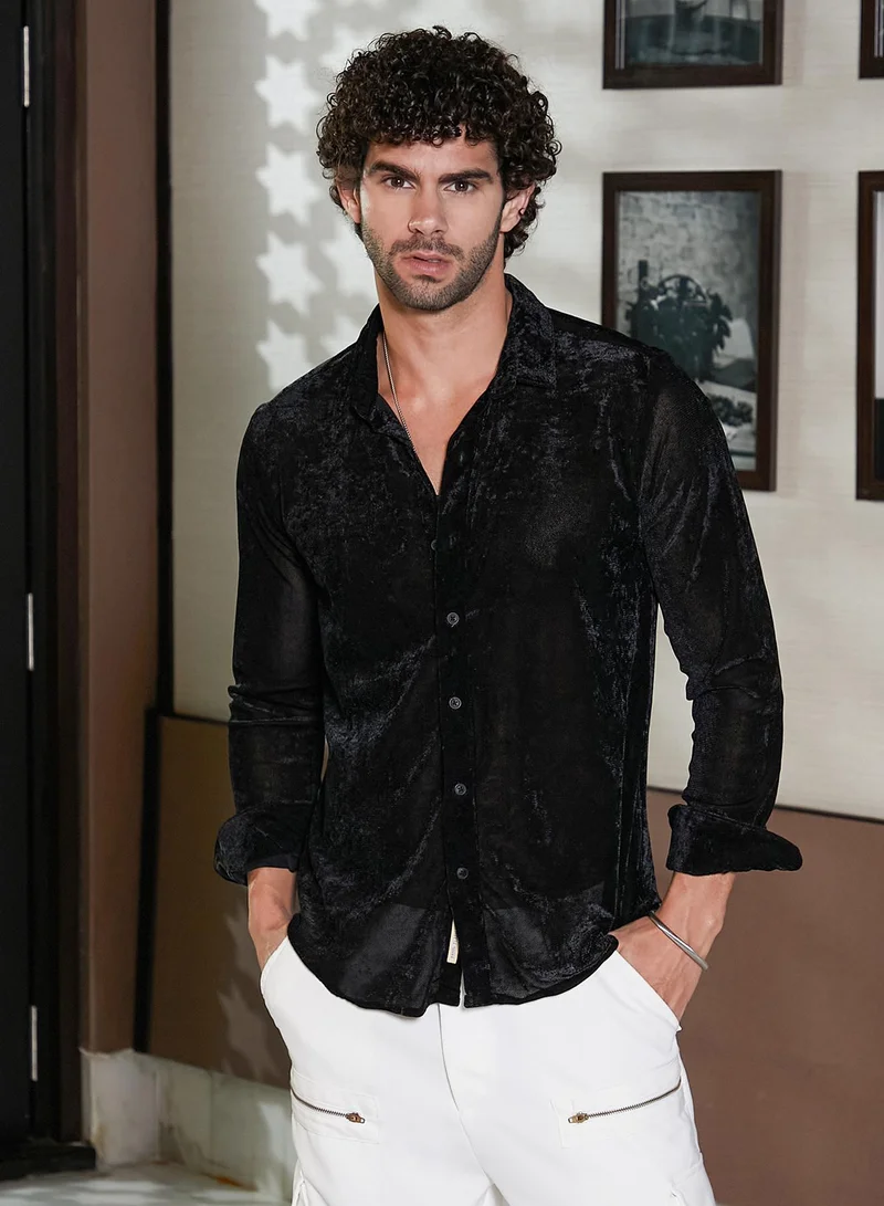 Campus Sutra Men's Onyx Black Solid Velvet Shirt For Casual Wear | Spread Collar | Long Cuffed Sleeves | Button Closure | Shirt Crafted With Comfort Fit For Everyday Wear