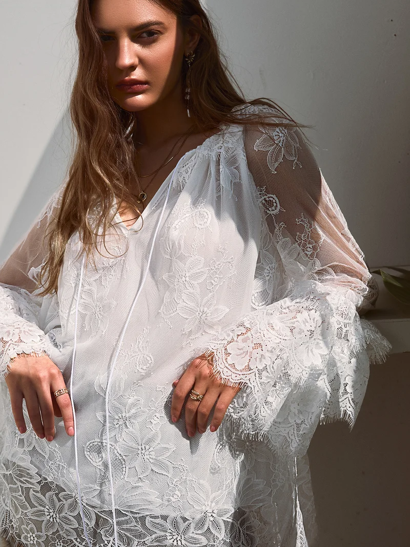 Simplee Dress Crew Neck Balloon Sleeve Belt Fitted Striped Puff Off White Cream Elegant Ivory Pearl Fashion