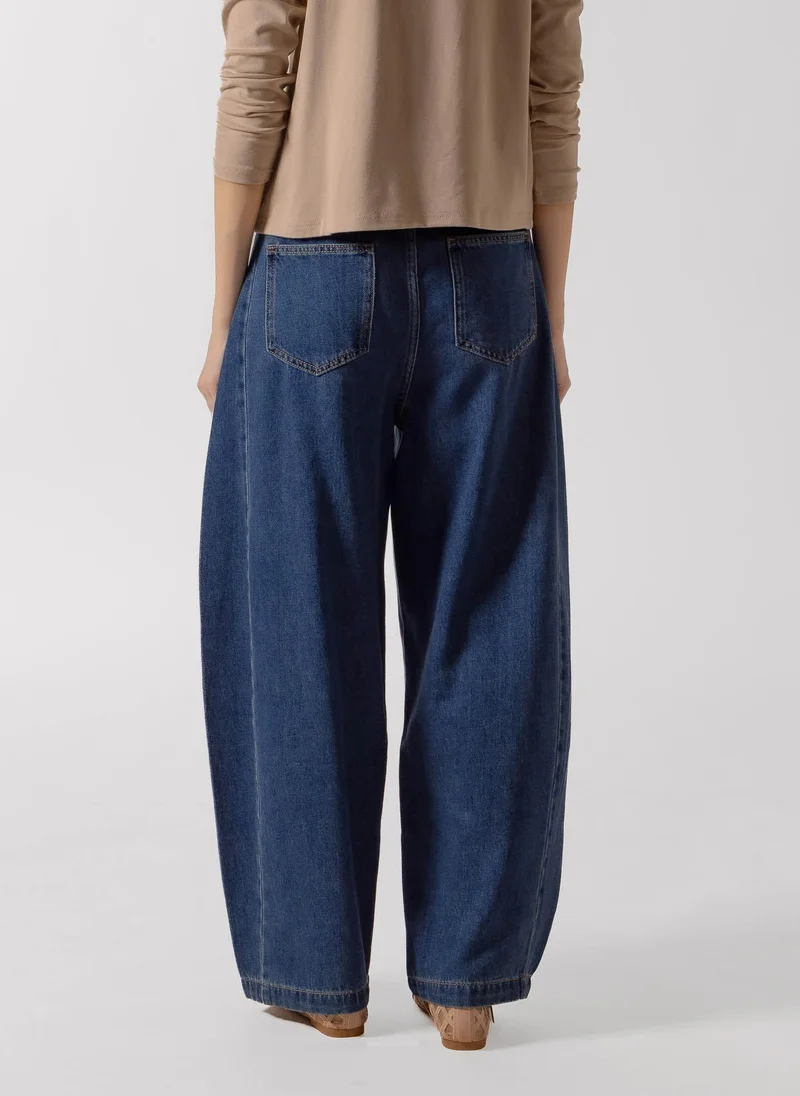 Shapes BLUE CURVED SEAM BARREL JEANS for Women | Best Price UAE