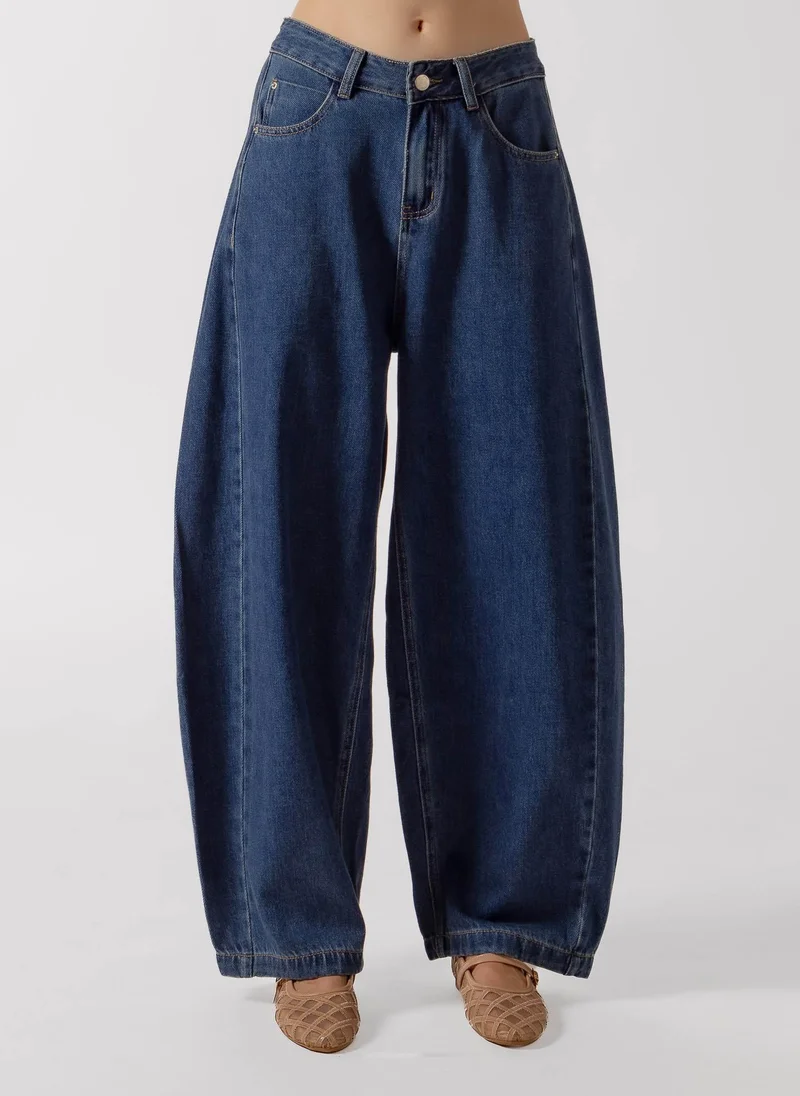 Shapes BLUE CURVED SEAM BARREL JEANS for Women | Best Price UAE