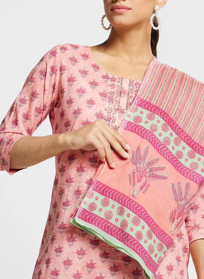 indya Embroidered Printed Kurti & Pants Set