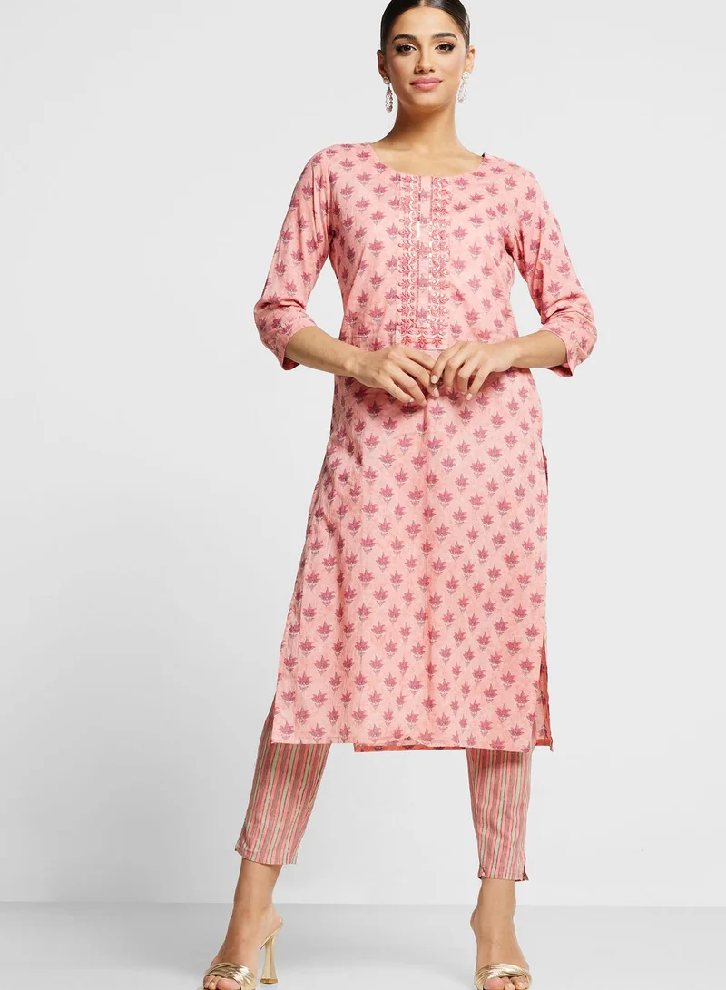indya Embroidered Printed Kurti & Pants Set