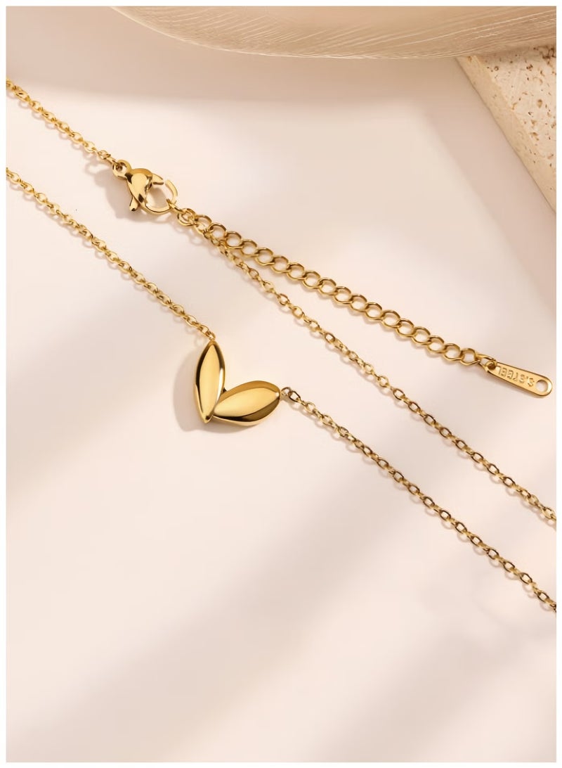 14K gold heart necklace with a lightly luxurious heart-shaped pendant, a versatile everyday high-end accessory for women. - Image 4
