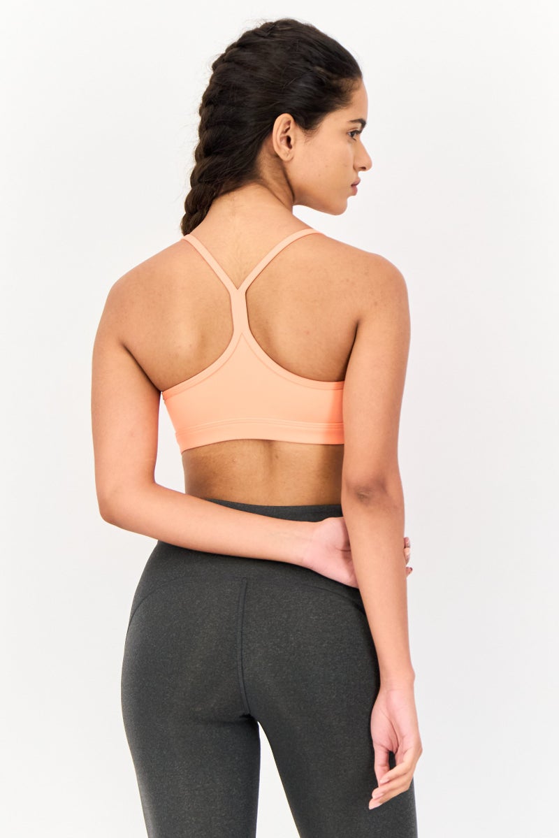 Reebok حمالة صدر رياضية مبطنة بشعار العلامة التجارية للنساء، خوخي - Image 3