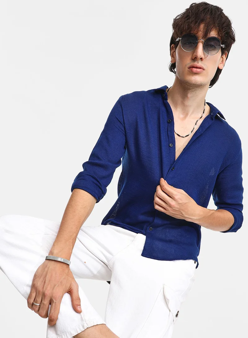Campus Sutra Men's Indigo Blue Solid Woven Shirt For Casual Wear | Spread Collar | Long Sleeve | Button Closure | Shirt Crafted With Comfort Fit For Everyday Wear