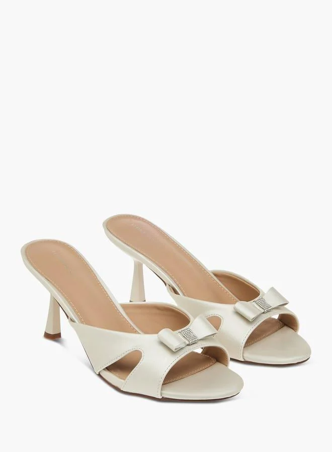 فلورا بيلا من شو إكسبرس صنادل نسائية بكعب ستيليتو وزينة فيونكة سهلة الارتداء