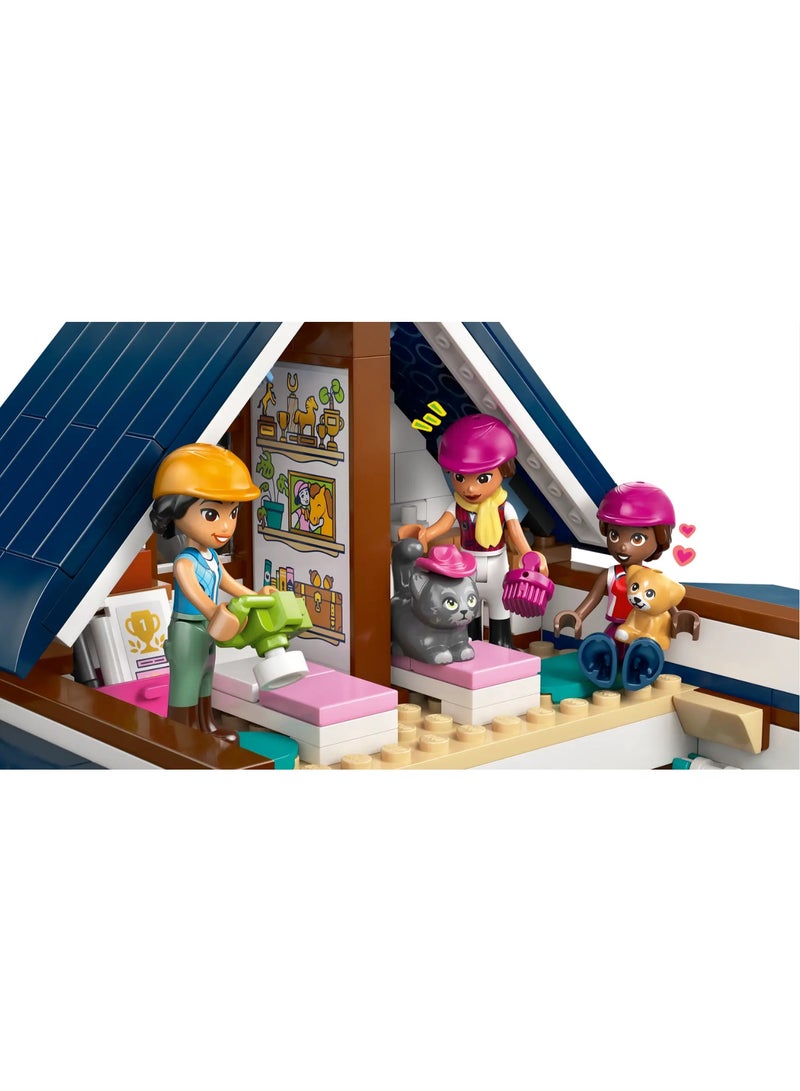 ليغو لعبة اسطبل الخيول وأكاديمية ركوب الخيل من ليغو® فريندز - 3 دمى صغيرة، حصانان وقطة وجرو - 42688 - Image 2