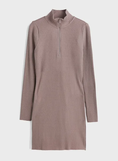 H&M Ribbed Mockneck Dress
