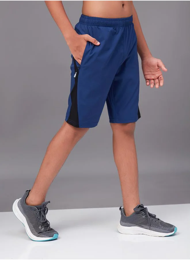 تكنوسبورت Contrast Side Panel 2-Way Stretch Shorts by Styli
