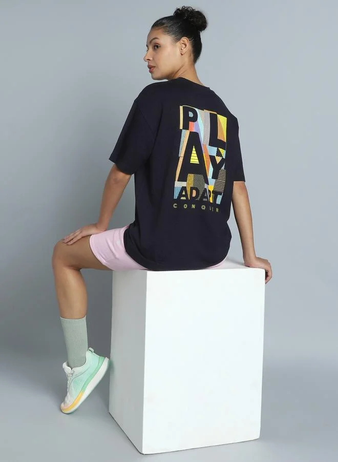 كالت تيشرت قصة واسعة بطبعة خلفية