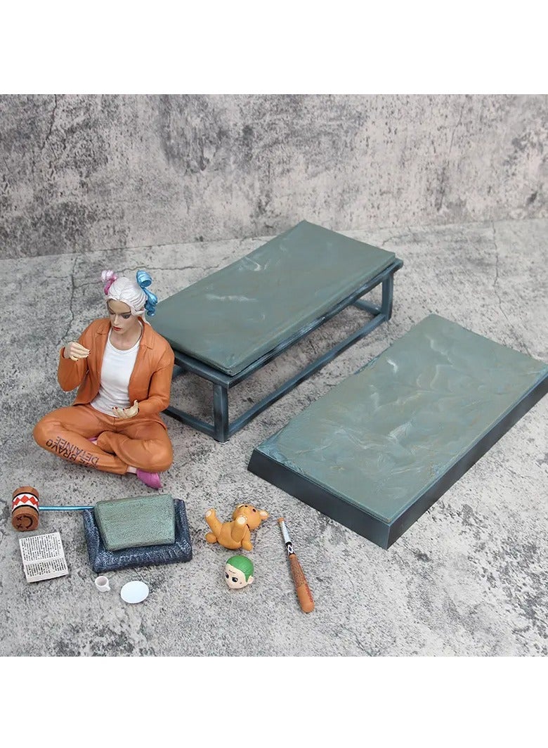 DC Seated Harley Quinn Action Figure - Image 4