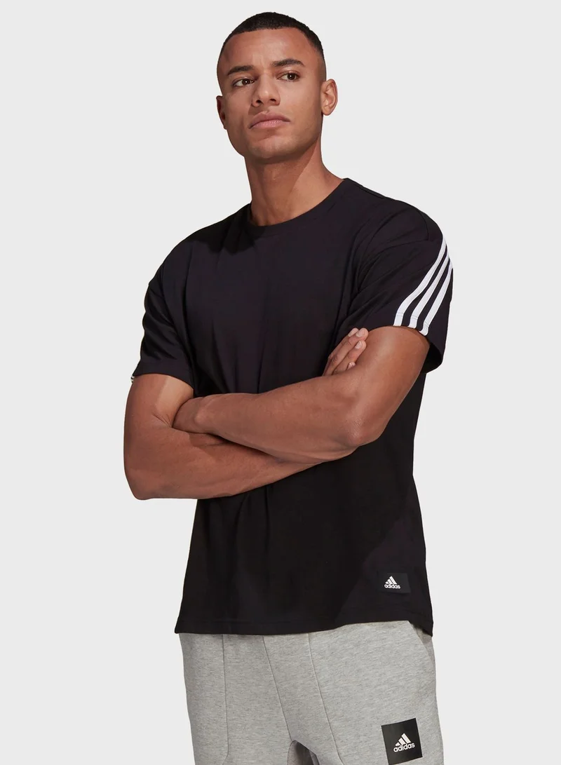 adidas تيشيرت بخطوط الماركة