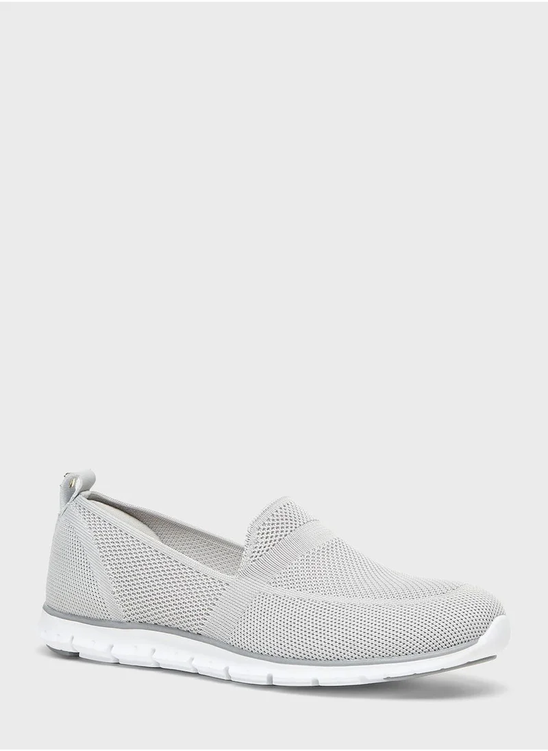 لو كونفورت Casual Slip Ons